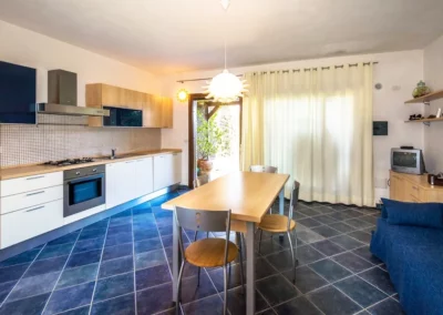 affitti-sardegna-villetta-4-posti-letto-blu-s-immobiliare-italia-soggiorno